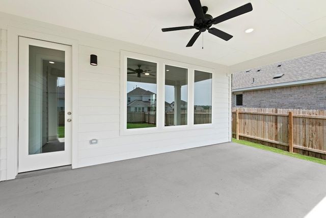 105 Cintilar ST, Liberty Hill, TX 78642
