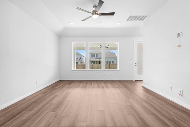 105 Cintilar ST, Liberty Hill, TX 78642