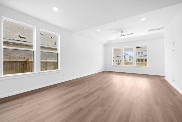 105 Cintilar ST, Liberty Hill, TX 78642