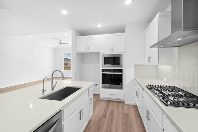 105 Cintilar ST, Liberty Hill, TX 78642