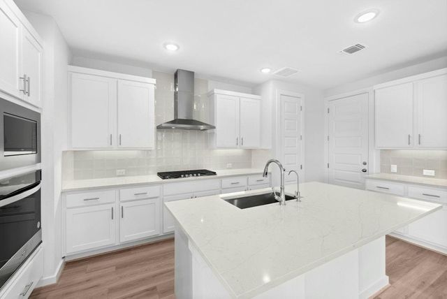 105 Cintilar ST, Liberty Hill, TX 78642