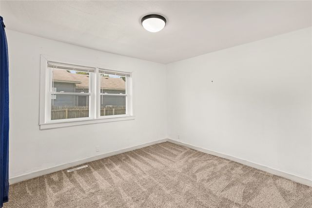 215 E Ninth Street, Madrid, IA 50156