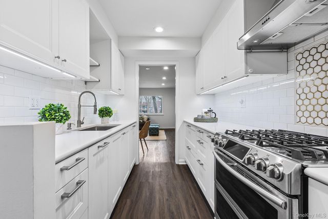 25 Barker Street 406, Mount Kisco, NY 10549