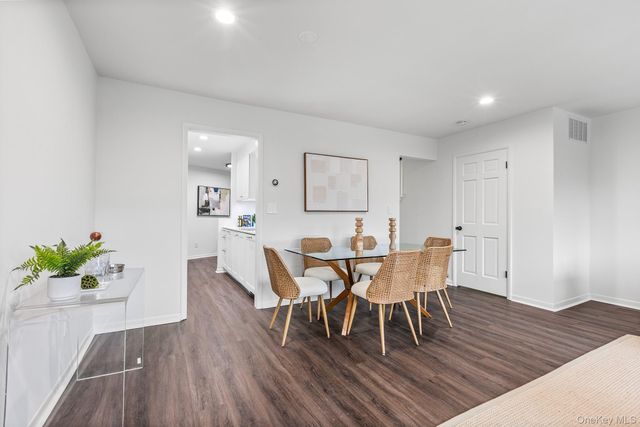 25 Barker Street 406, Mount Kisco, NY 10549