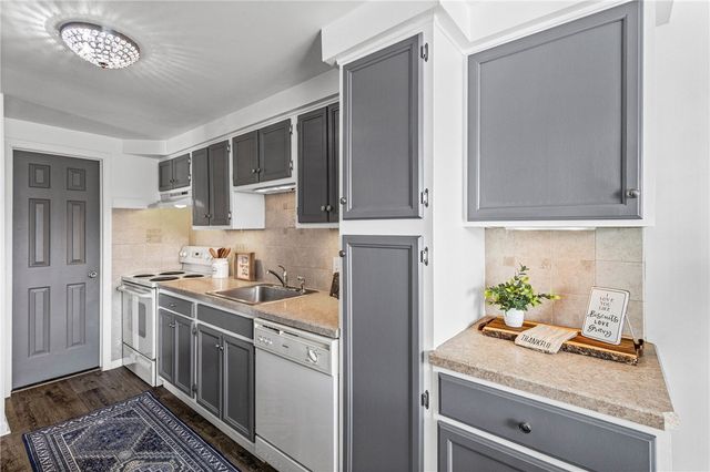 685 Hidden Valley Road, Gates, NY 14624