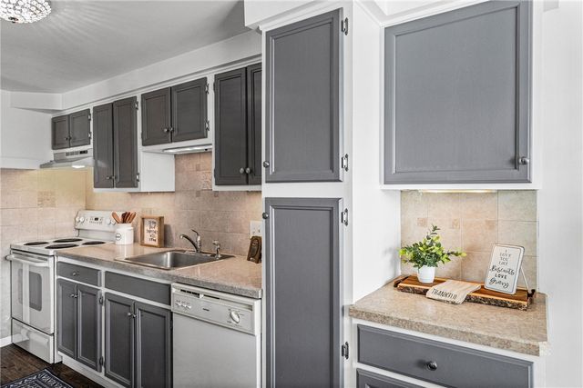 685 Hidden Valley Road, Gates, NY 14624