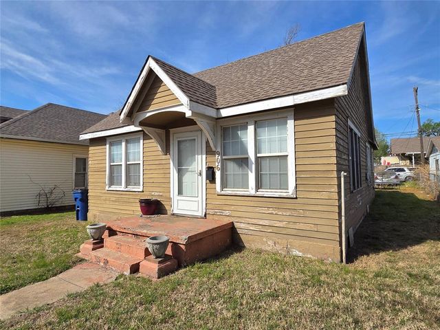 906 S Rock Island Avenue, El Reno, OK 73036