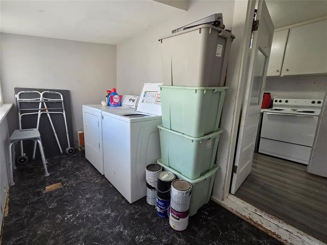906 S Rock Island Avenue, El Reno, OK 73036