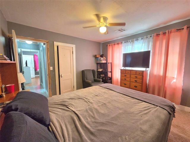 906 S Rock Island Avenue, El Reno, OK 73036