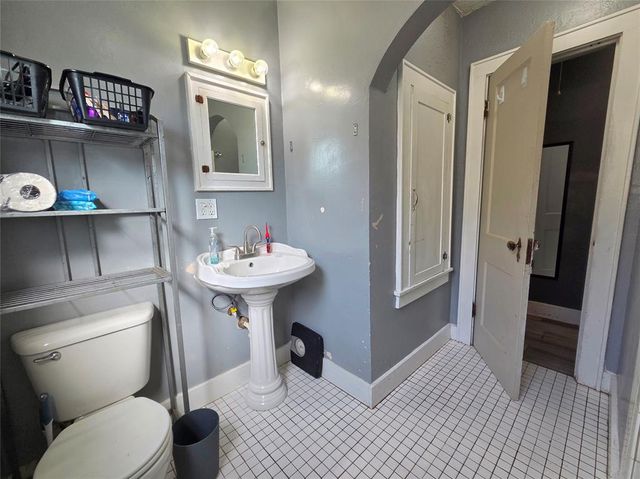 906 S Rock Island Avenue, El Reno, OK 73036