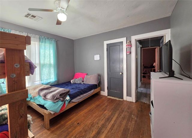 906 S Rock Island Avenue, El Reno, OK 73036