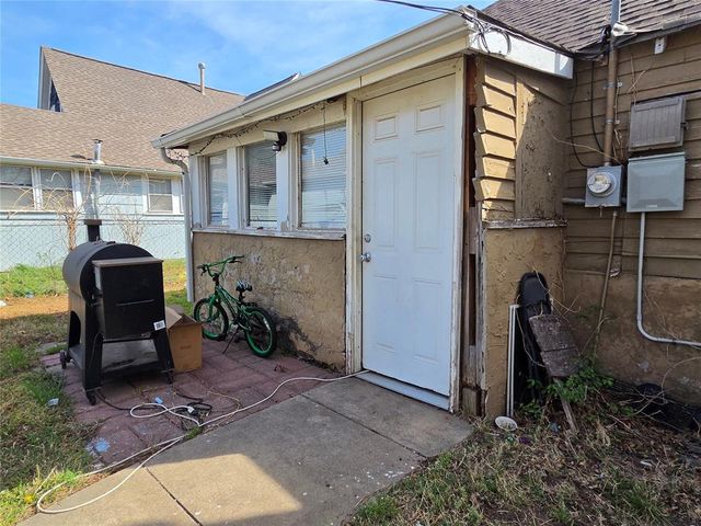 906 S Rock Island Avenue, El Reno, OK 73036