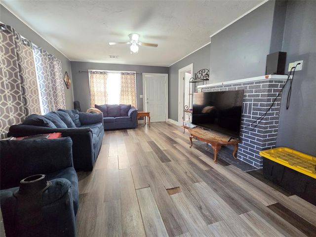 906 S Rock Island Avenue, El Reno, OK 73036