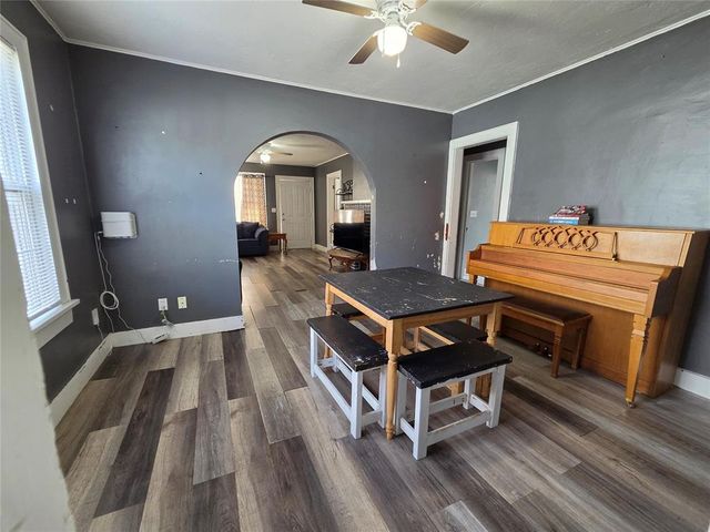 906 S Rock Island Avenue, El Reno, OK 73036
