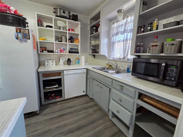 906 S Rock Island Avenue, El Reno, OK 73036