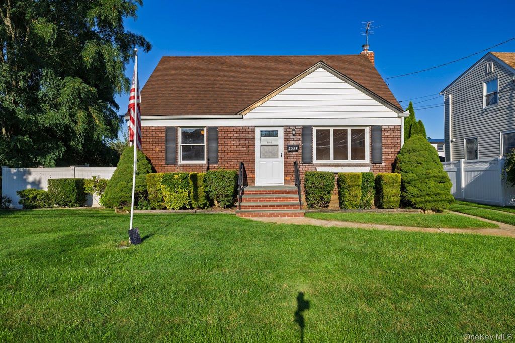 2357 Atlantic Boulevard, Wantagh, NY 11793 — photo 4