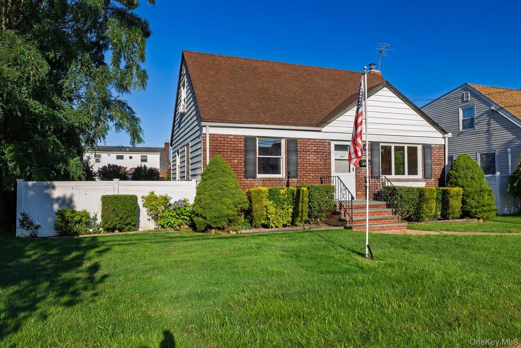 2357 Atlantic Boulevard, Wantagh, NY 11793 — photo 5