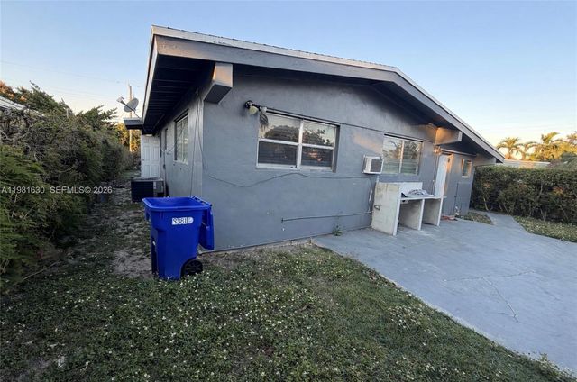 354 NE 173rd St, North Miami Beach, FL 33162