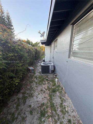 354 NE 173rd St, North Miami Beach, FL 33162