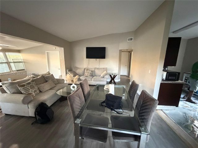 354 NE 173rd St, North Miami Beach, FL 33162