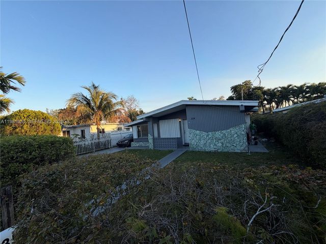 354 NE 173rd St, North Miami Beach, FL 33162