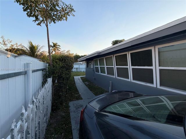354 NE 173rd St, North Miami Beach, FL 33162
