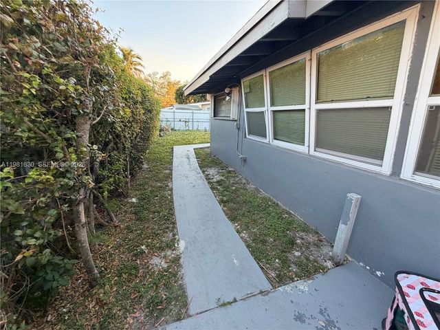 354 NE 173rd St, North Miami Beach, FL 33162