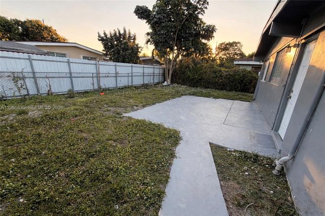 354 NE 173rd St, North Miami Beach, FL 33162