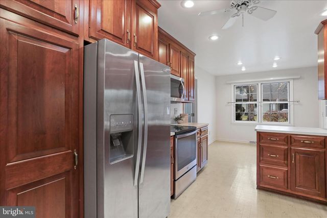 7010 FAIRWAY OAKS, Fayetteville, PA 17222