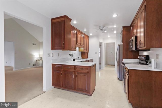 7010 FAIRWAY OAKS, Fayetteville, PA 17222