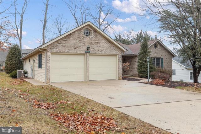 7010 FAIRWAY OAKS, Fayetteville, PA 17222