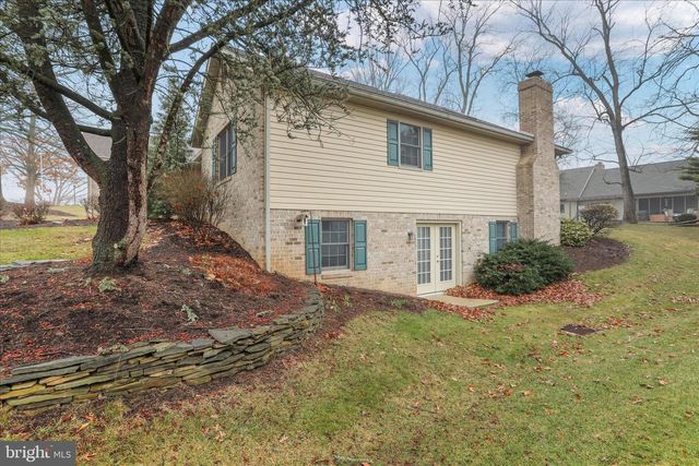 7010 FAIRWAY OAKS, Fayetteville, PA 17222