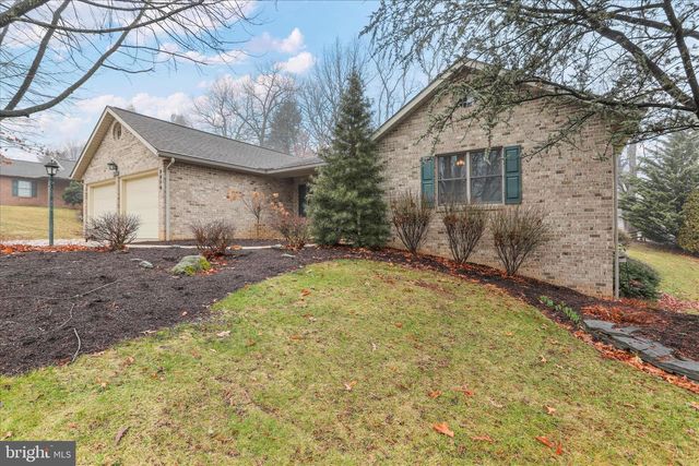 7010 FAIRWAY OAKS, Fayetteville, PA 17222