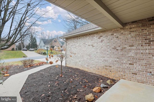 7010 FAIRWAY OAKS, Fayetteville, PA 17222