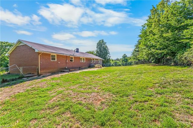 1129 Ziglar Road, Winston-salem, NC 27105