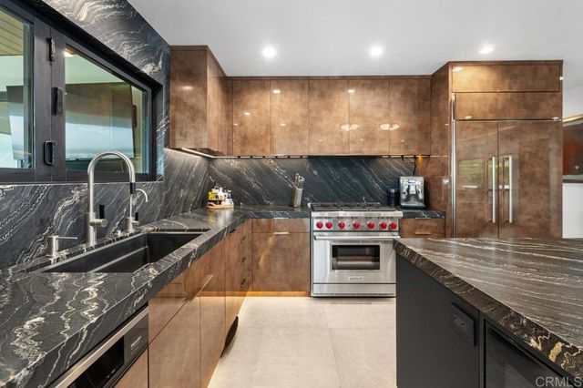 5560 Moonlight Lane, La Jolla, CA 92037