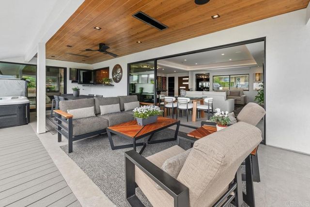 5560 Moonlight Lane, La Jolla, CA 92037