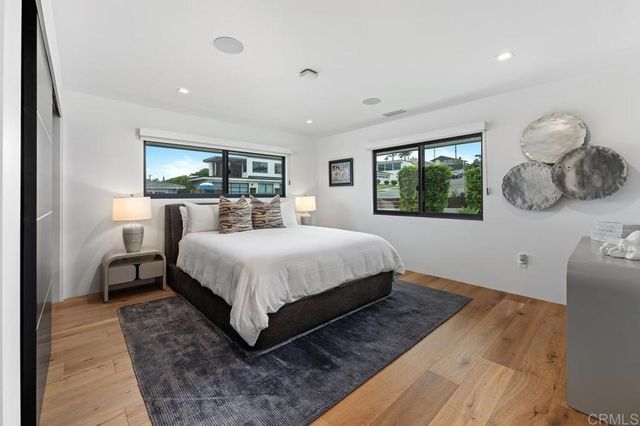 5560 Moonlight Lane, La Jolla, CA 92037