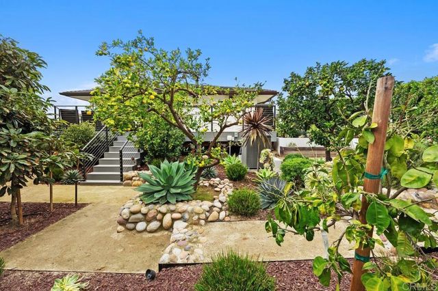 5560 Moonlight Lane, La Jolla, CA 92037