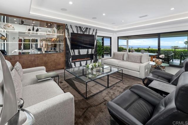 5560 Moonlight Lane, La Jolla, CA 92037