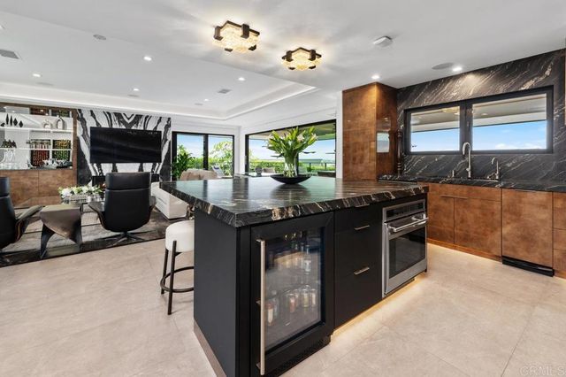 5560 Moonlight Lane, La Jolla, CA 92037