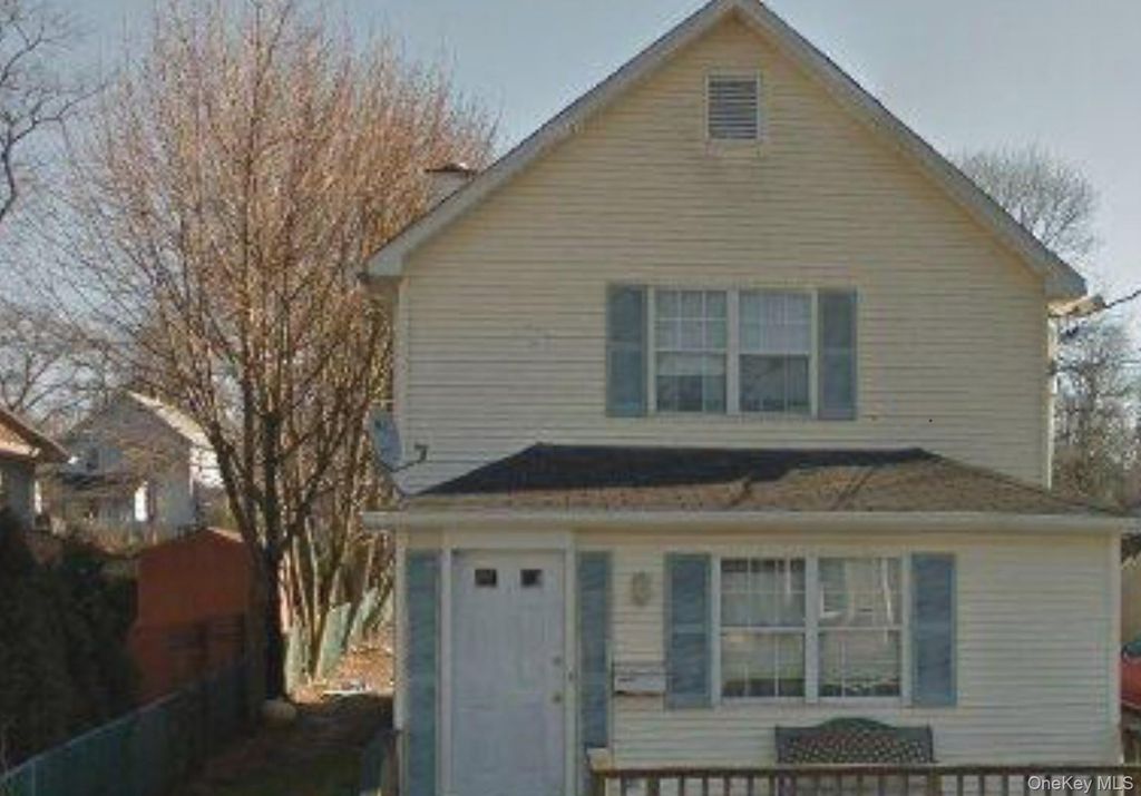 39 Virginia Avenue, Huntington, NY 11743