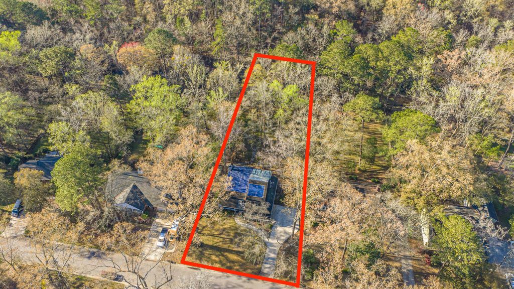 Image 1 of property listing at 113 Hampton Drive, Summerville, SC 29485