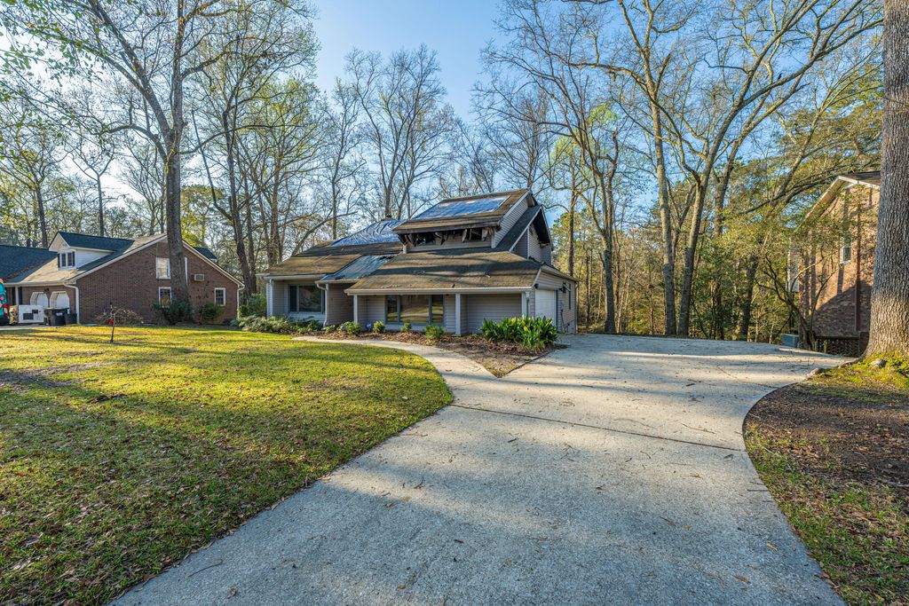 Image 13 of property listing at 113 Hampton Drive, Summerville, SC 29485