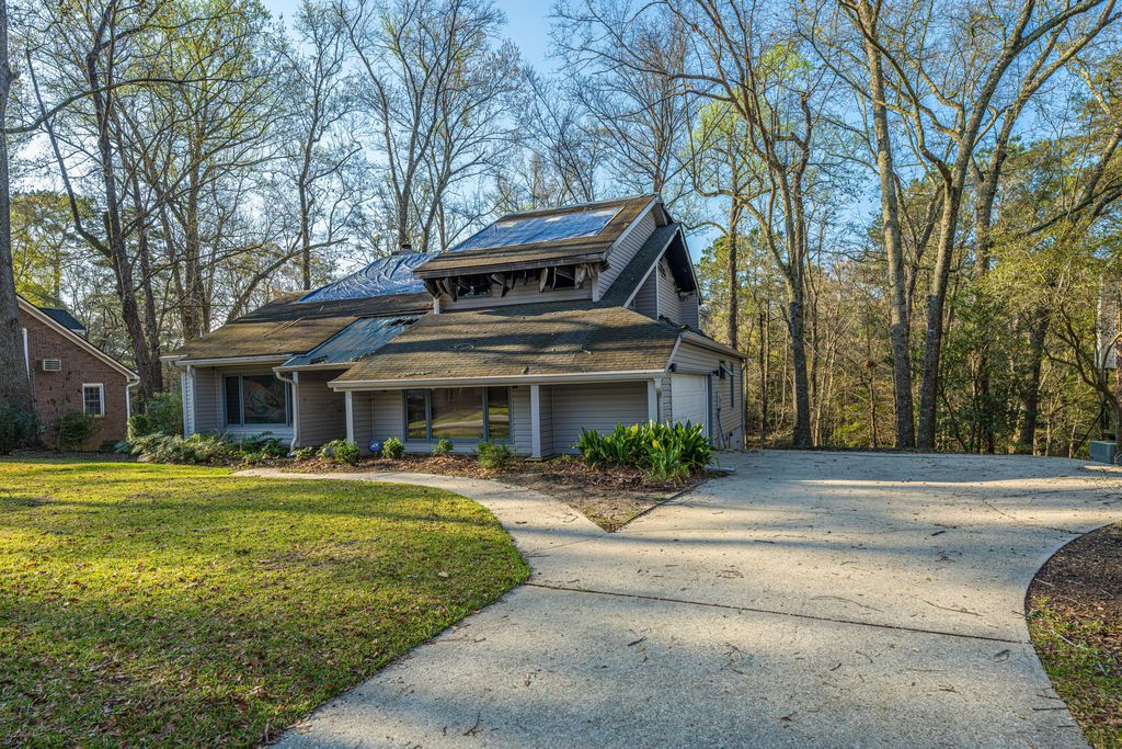 Image 16 of property listing at 113 Hampton Drive, Summerville, SC 29485