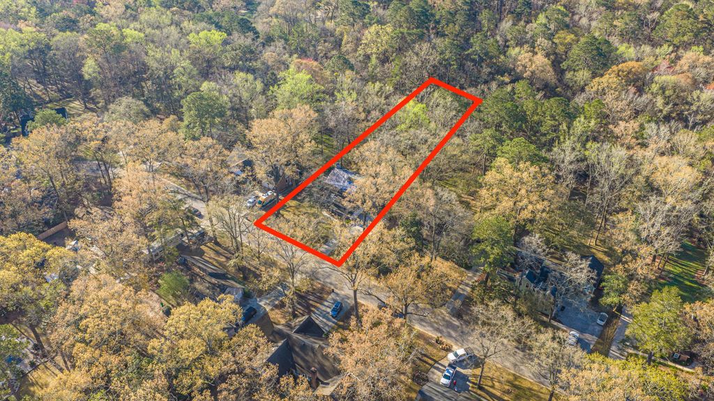 Image 4 of property listing at 113 Hampton Drive, Summerville, SC 29485