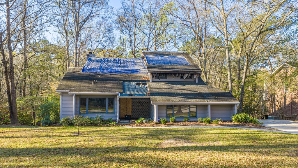 Image 6 of property listing at 113 Hampton Drive, Summerville, SC 29485