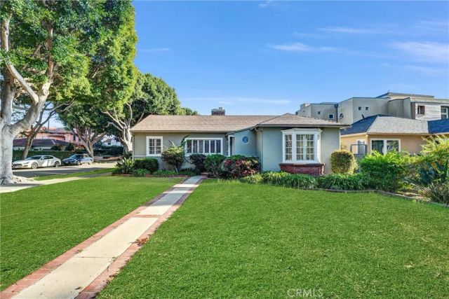 2832 Washington, Santa Monica, CA 90403