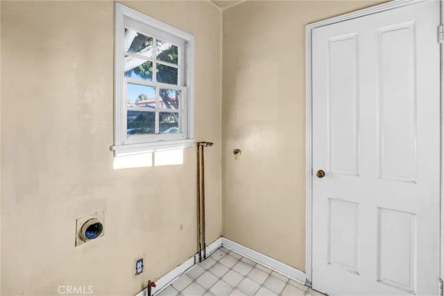 2832 Washington, Santa Monica, CA 90403