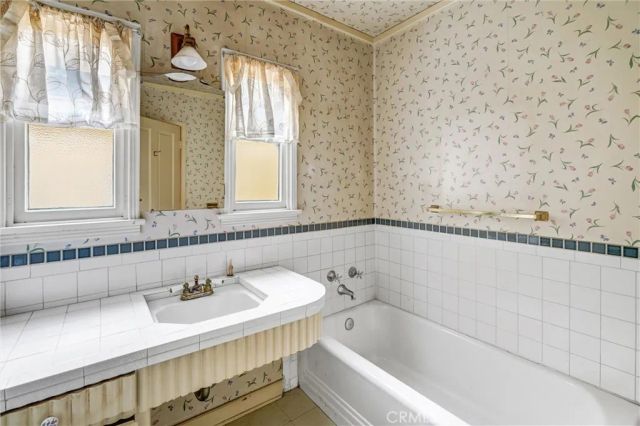 2832 Washington, Santa Monica, CA 90403